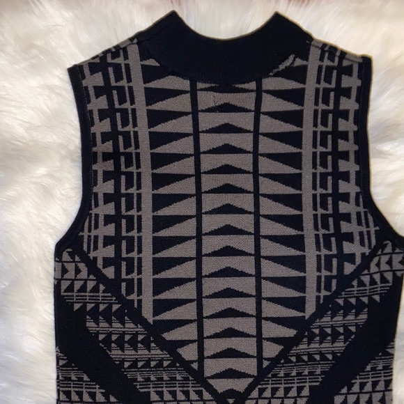 Dress - Picture 7 of 10